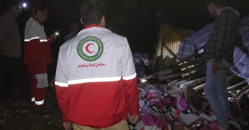 امدادرسانی به حادثه دیدگان بارندگی شدید در ممسنی